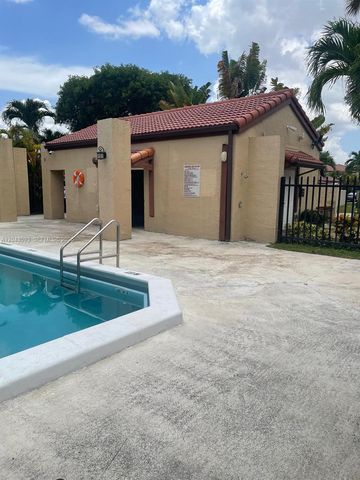 9909 NW 9th St Cir 4-3, Miami, FL 33172