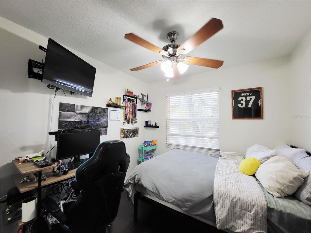 Image 13 of property listing at 11807 MINTWOOD COURT, Orlando, FL 32837