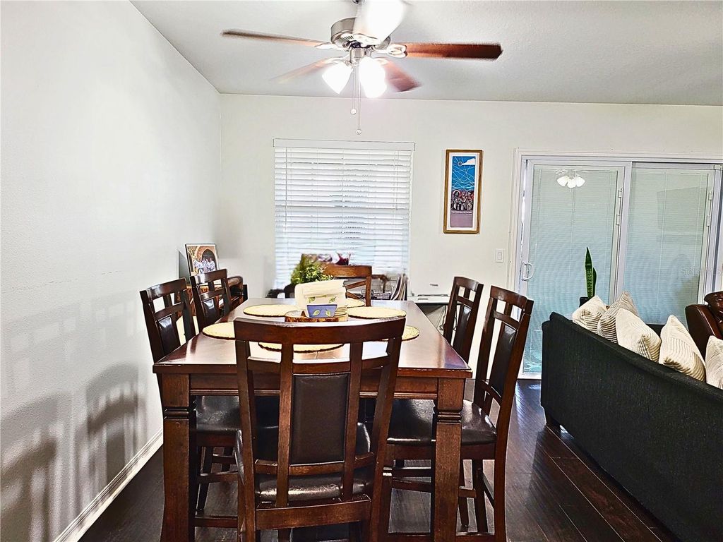 Image 15 of property listing at 11807 MINTWOOD COURT, Orlando, FL 32837