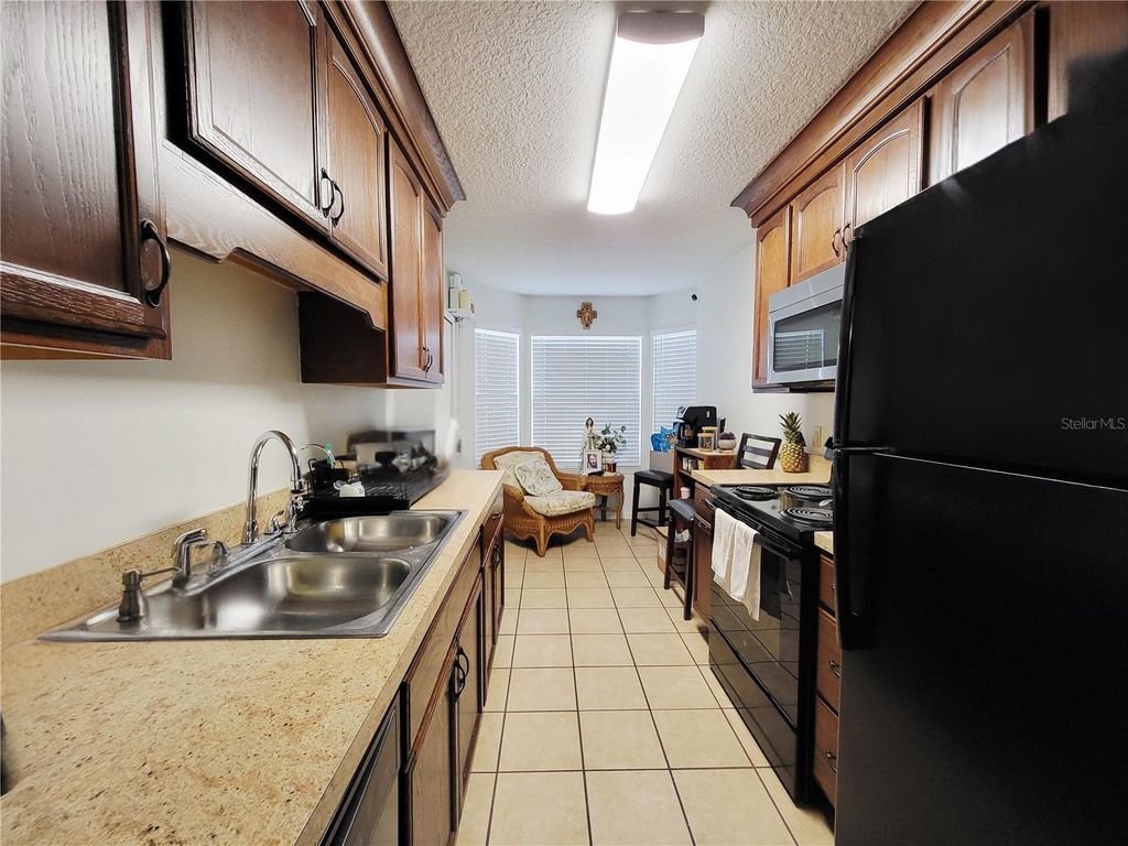Image 19 of property listing at 11807 MINTWOOD COURT, Orlando, FL 32837