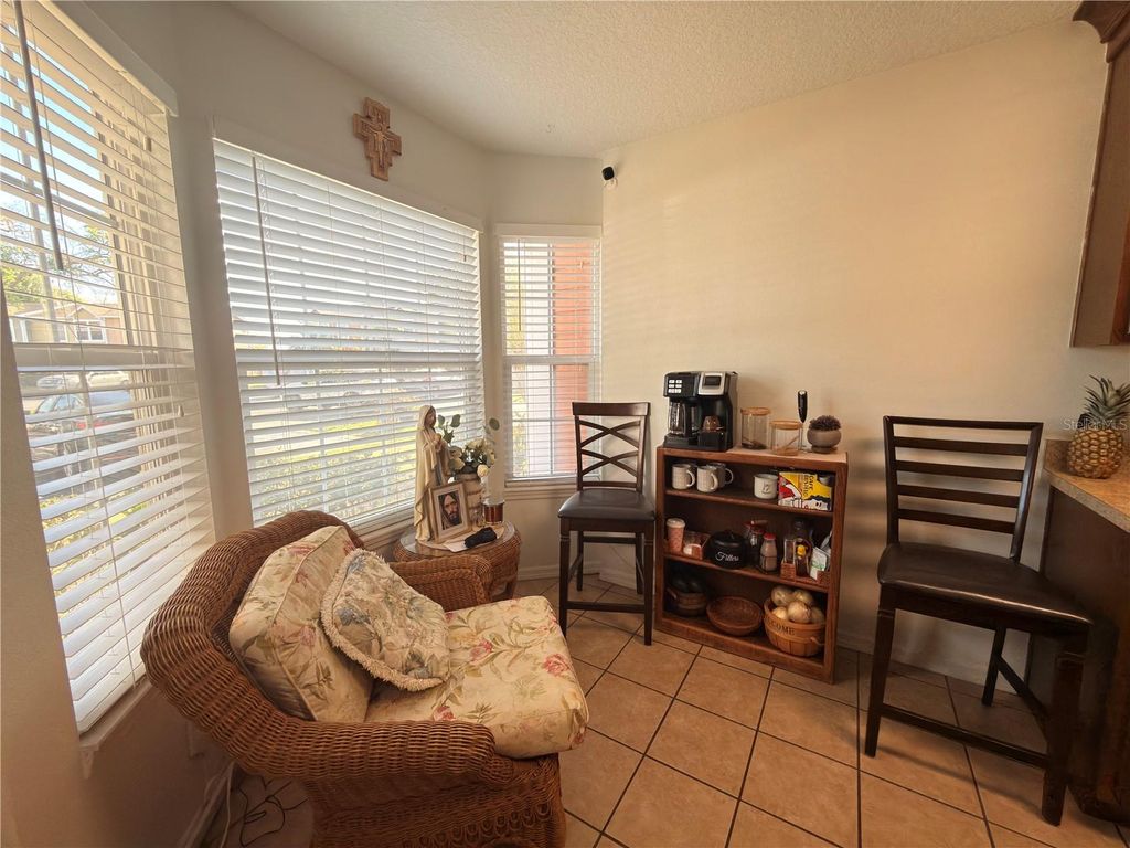 Image 20 of property listing at 11807 MINTWOOD COURT, Orlando, FL 32837
