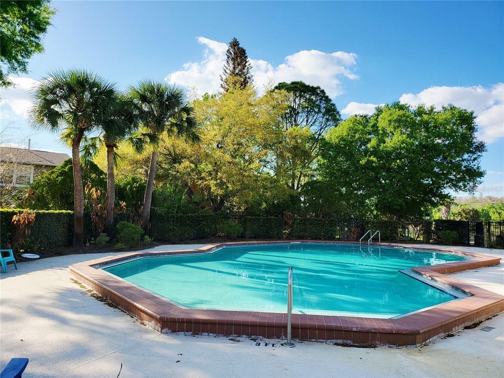 Image 21 of property listing at 11807 MINTWOOD COURT, Orlando, FL 32837