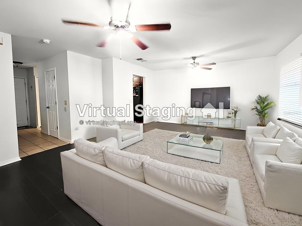 Image 4 of property listing at 11807 MINTWOOD COURT, Orlando, FL 32837