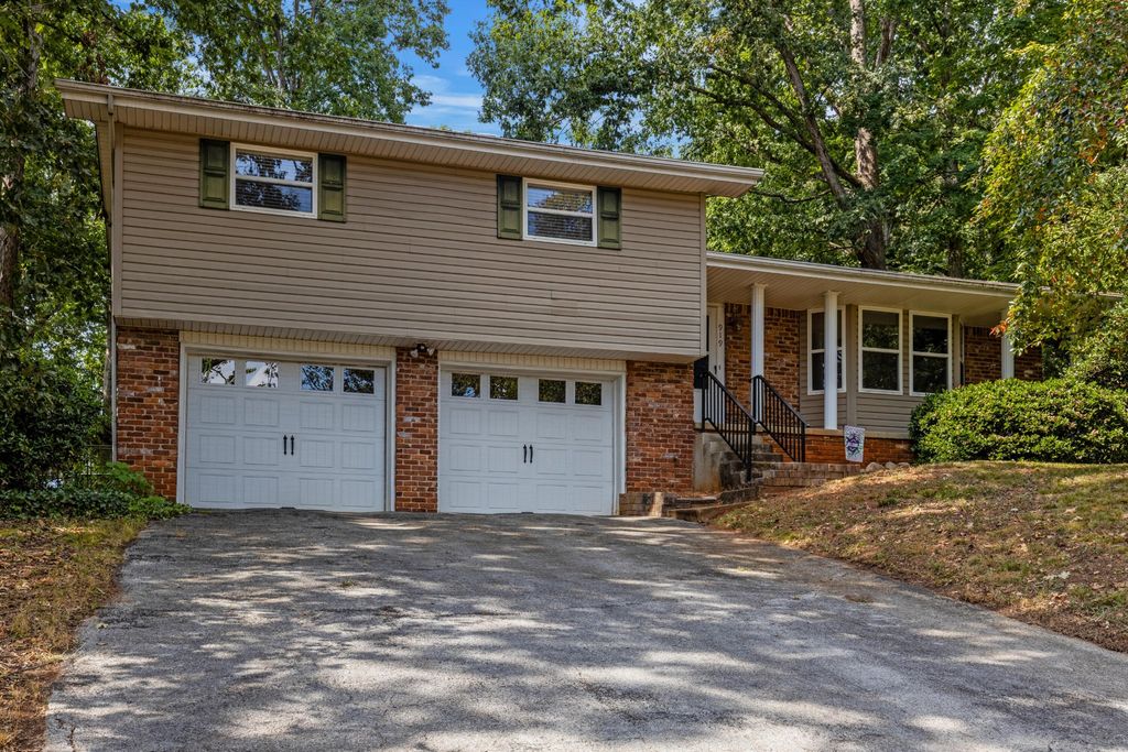 919 Carrie Lane, Hixson, TN 37343