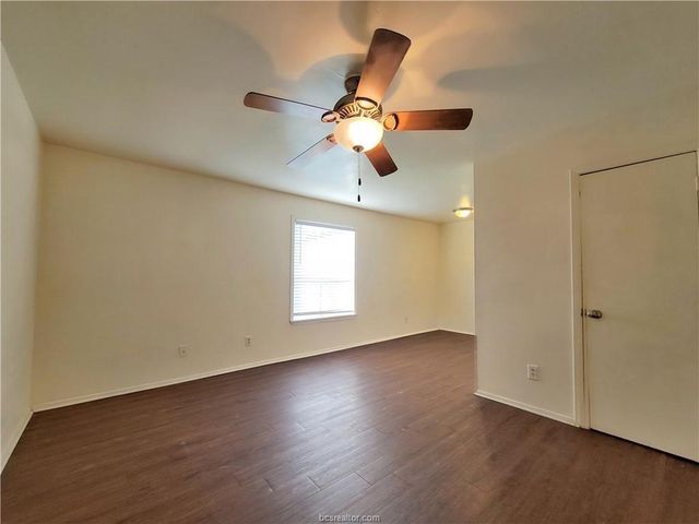 2712 Evergreen Circle, Bryan, TX 77801