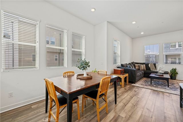27005 Hummingbird Ln., Valencia, CA 91355