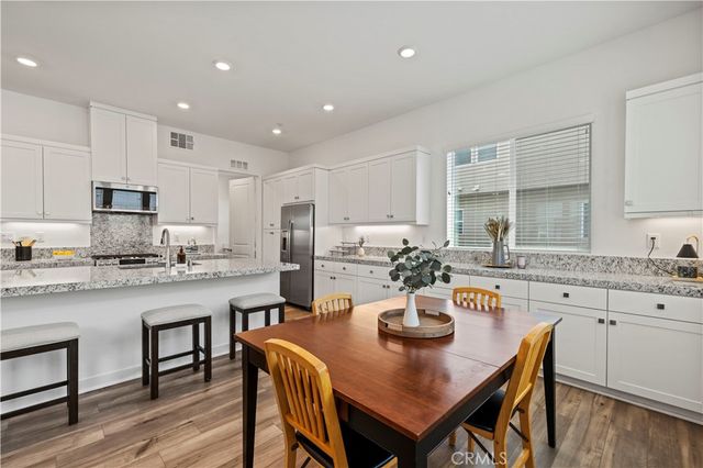 27005 Hummingbird Ln., Valencia, CA 91355