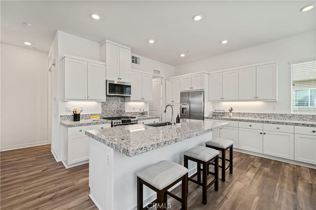 27005 Hummingbird Ln., Valencia, CA 91355