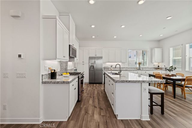 27005 Hummingbird Ln., Valencia, CA 91355