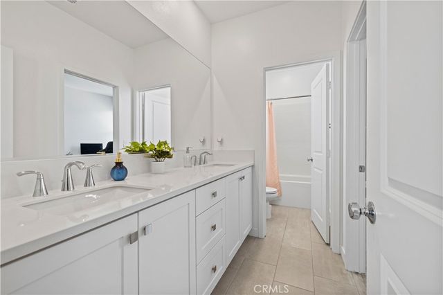27005 Hummingbird Ln., Valencia, CA 91355