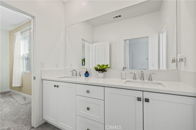 27005 Hummingbird Ln., Valencia, CA 91355