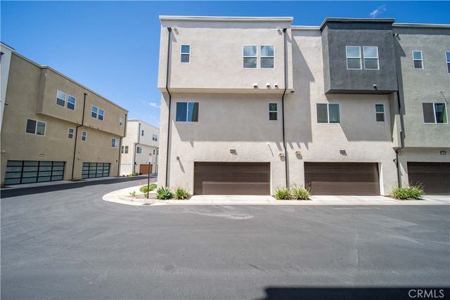 27005 Hummingbird Ln., Valencia, CA 91355