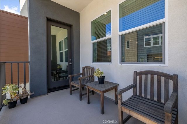 27005 Hummingbird Ln., Valencia, CA 91355