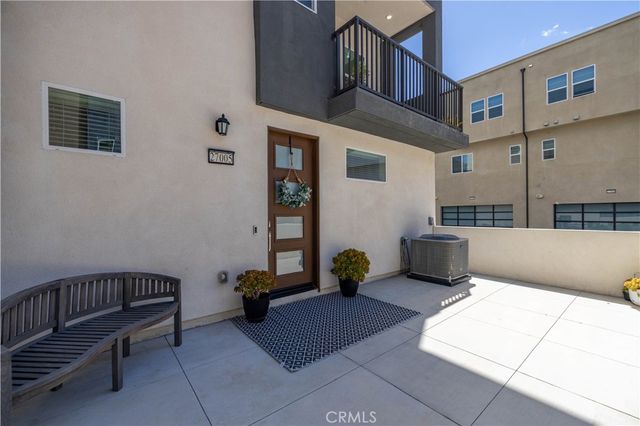 27005 Hummingbird Ln., Valencia, CA 91355