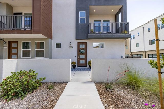 27005 Hummingbird Ln., Valencia, CA 91355