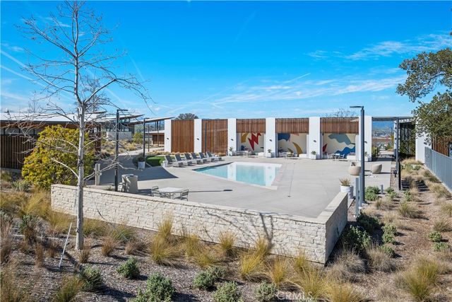 27005 Hummingbird Ln., Valencia, CA 91355