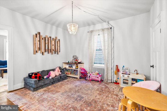 222 S RALEIGH ST, Martinsburg, WV 25401