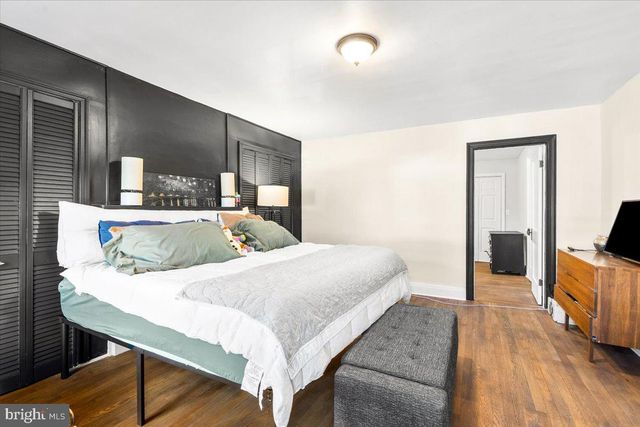 222 S RALEIGH ST, Martinsburg, WV 25401