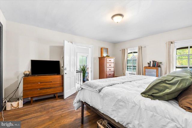 222 S RALEIGH ST, Martinsburg, WV 25401