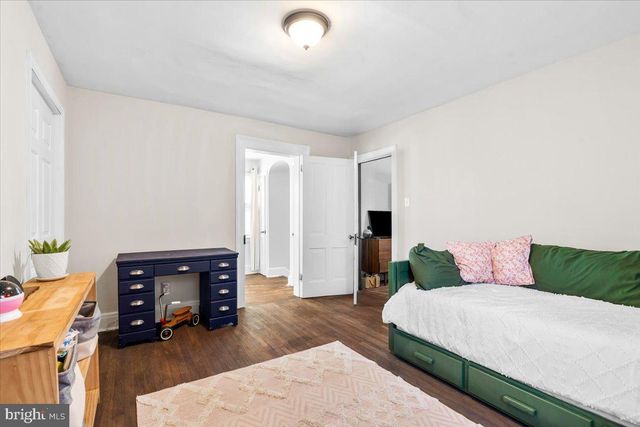 222 S RALEIGH ST, Martinsburg, WV 25401