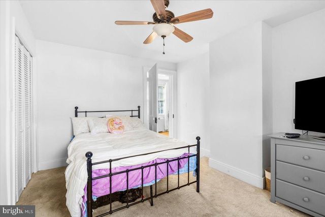 222 S RALEIGH ST, Martinsburg, WV 25401