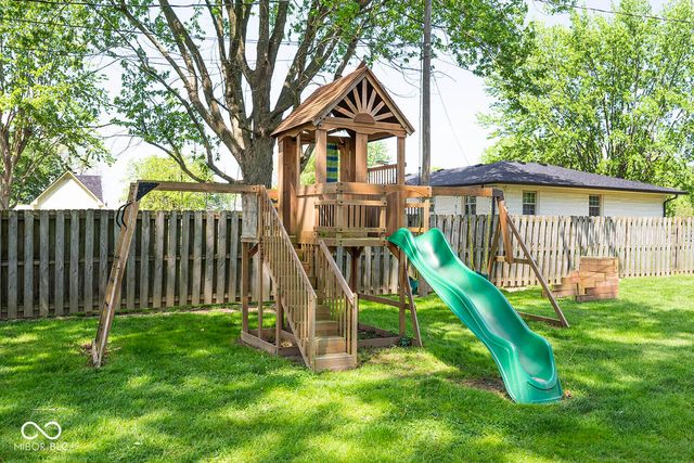 5469 W Village Drive, New Palestine, IN 46163