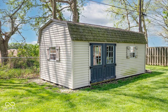 5469 W Village Drive, New Palestine, IN 46163