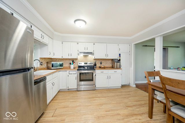 5469 W Village Drive, New Palestine, IN 46163