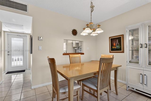 4299 NW 16th St 202, Lauderhill, FL 33313