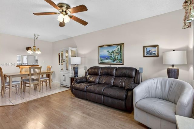 4299 NW 16th St 202, Lauderhill, FL 33313