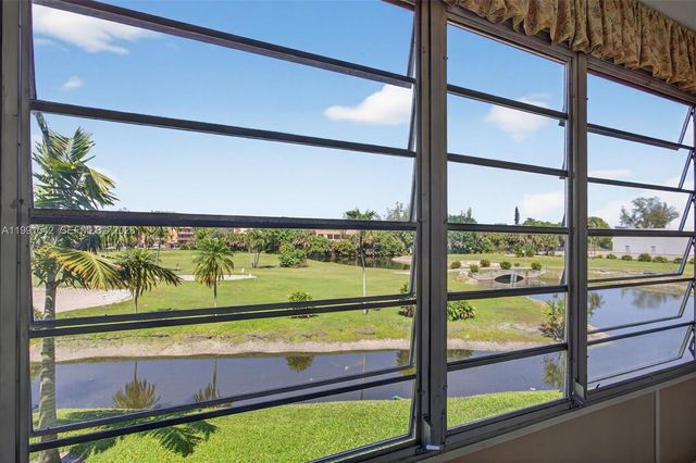 4299 NW 16th St 202, Lauderhill, FL 33313