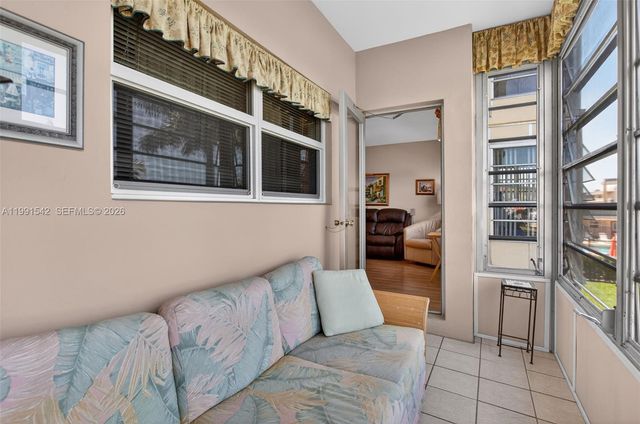 4299 NW 16th St 202, Lauderhill, FL 33313