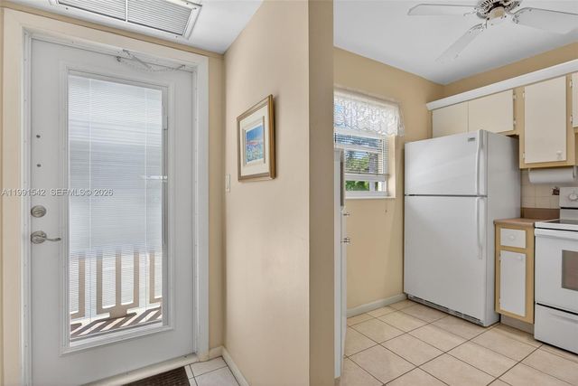 4299 NW 16th St 202, Lauderhill, FL 33313