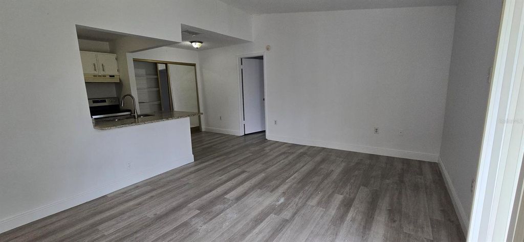 Image 4 of property listing at 3814 BAY CLUB CIRCLE 204, Kissimmee, FL 34741