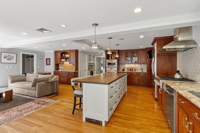 111 Old Pickard Rd, Concord, MA 01742