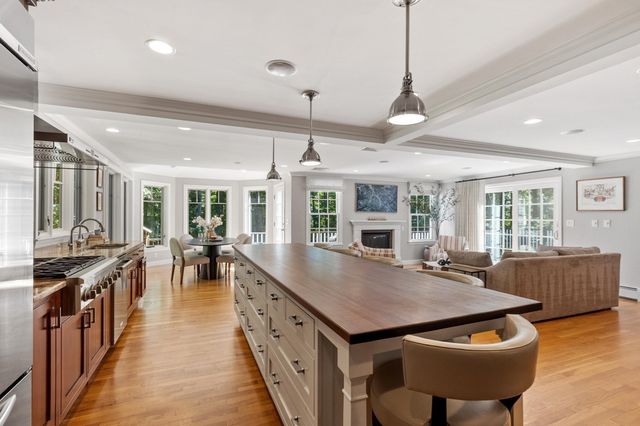 111 Old Pickard Rd, Concord, MA 01742
