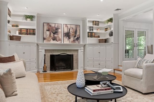 111 Old Pickard Rd, Concord, MA 01742