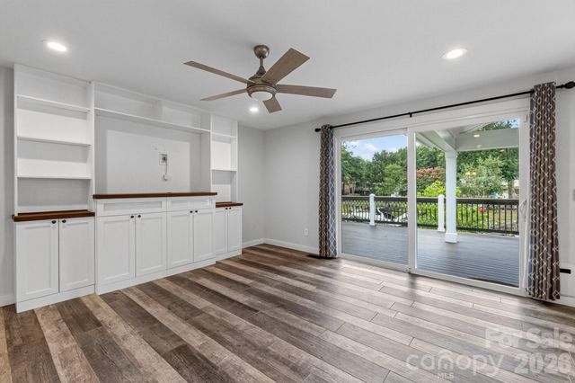21200 Rio Oro Drive, Cornelius, NC 28031