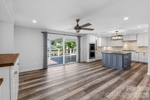 21200 Rio Oro Drive, Cornelius, NC 28031