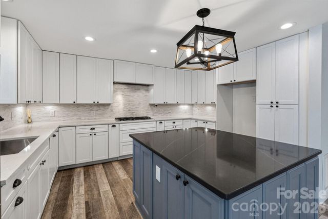 21200 Rio Oro Drive, Cornelius, NC 28031