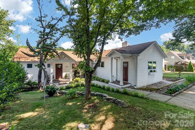 21200 Rio Oro Drive, Cornelius, NC 28031