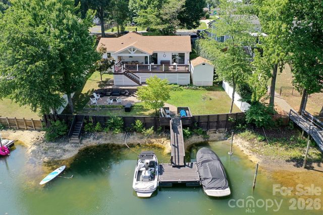 21200 Rio Oro Drive, Cornelius, NC 28031