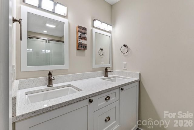 21200 Rio Oro Drive, Cornelius, NC 28031