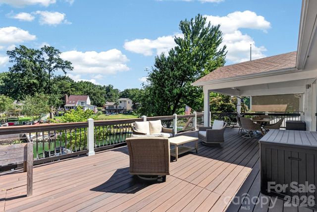 21200 Rio Oro Drive, Cornelius, NC 28031
