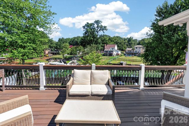 21200 Rio Oro Drive, Cornelius, NC 28031