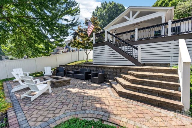 21200 Rio Oro Drive, Cornelius, NC 28031