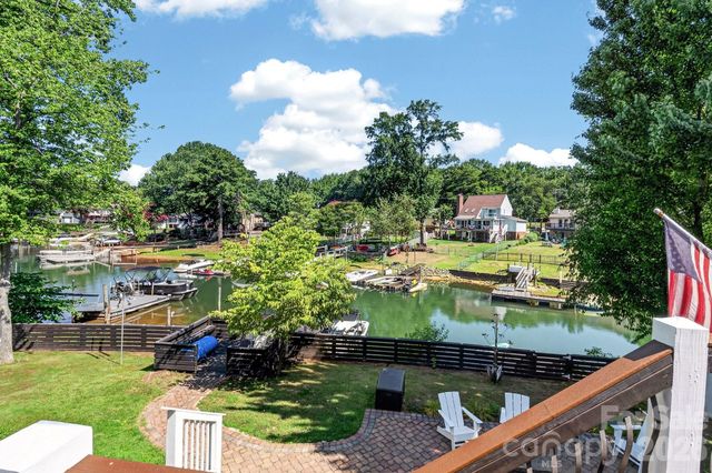 21200 Rio Oro Drive, Cornelius, NC 28031