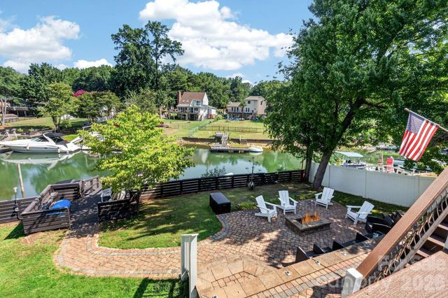 21200 Rio Oro Drive, Cornelius, NC 28031