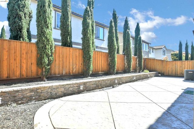 252 Coolcrest Dr, Oakley, CA 94561