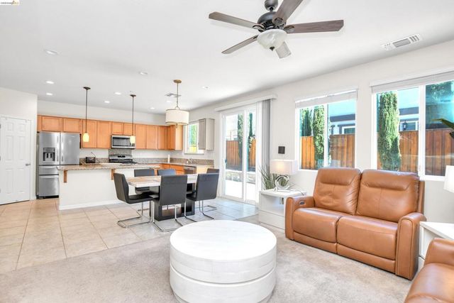 252 Coolcrest Dr, Oakley, CA 94561